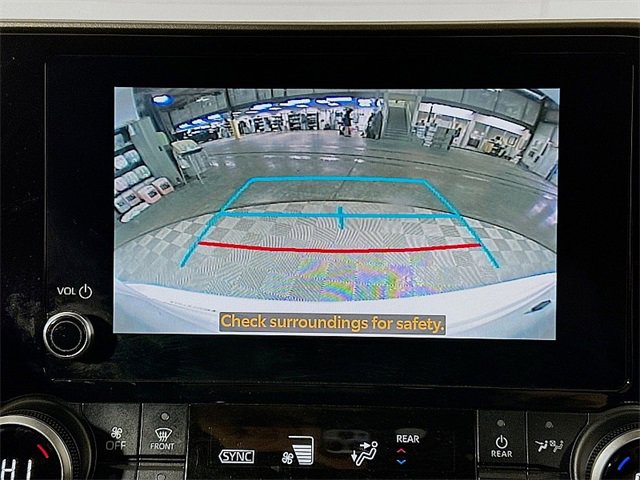 Used 2023 Toyota Highlander LE image 15
