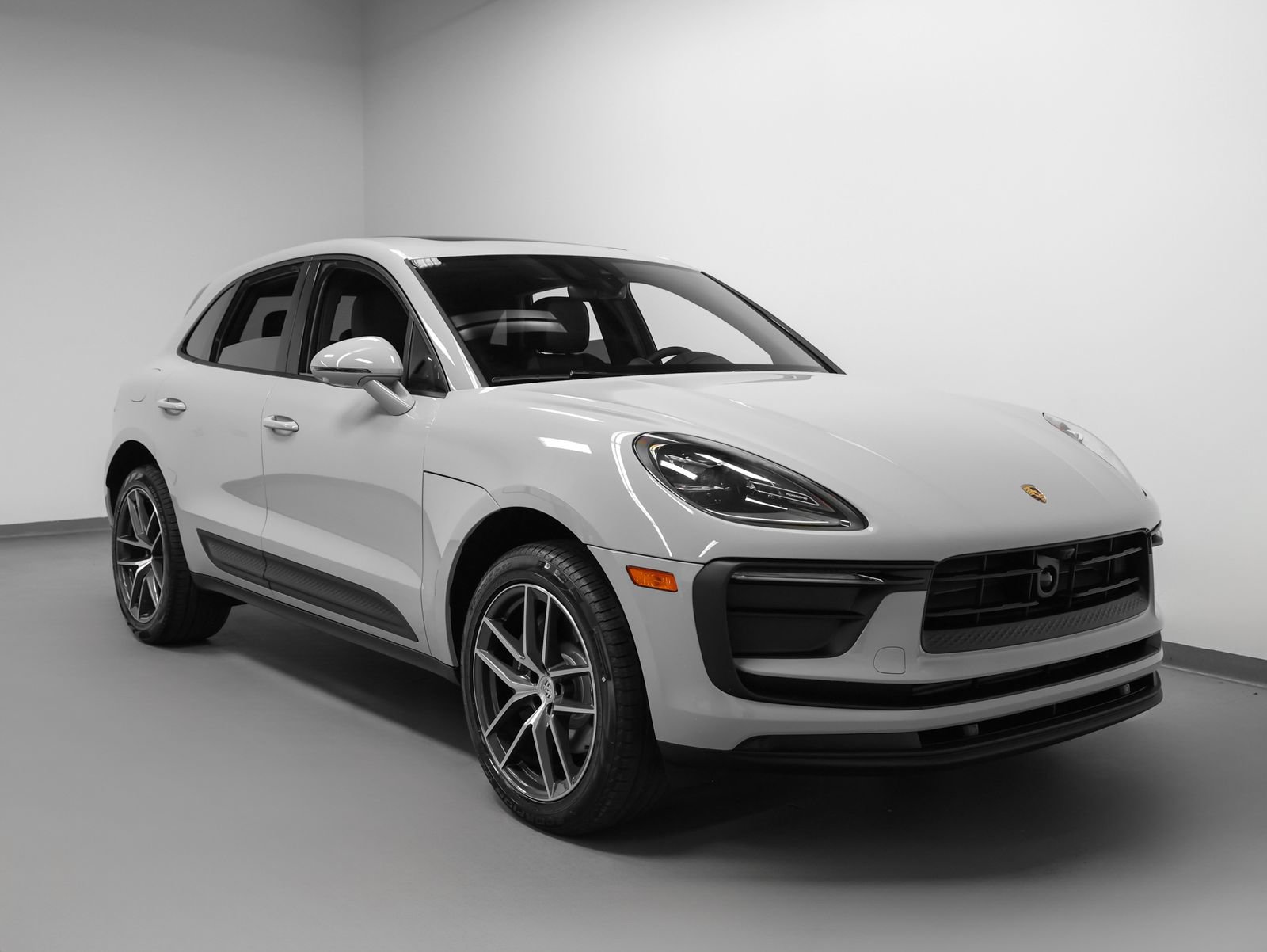 New 2026 Porsche Macan AWD/4WD image 10