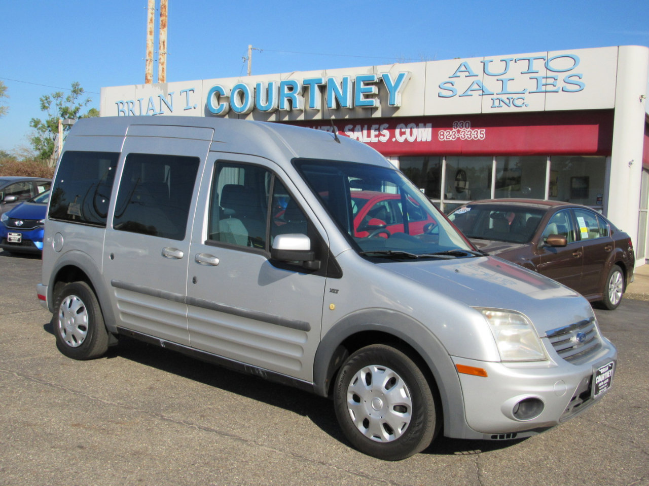 Used 2011 Ford Transit Connect XLT Premium image 2