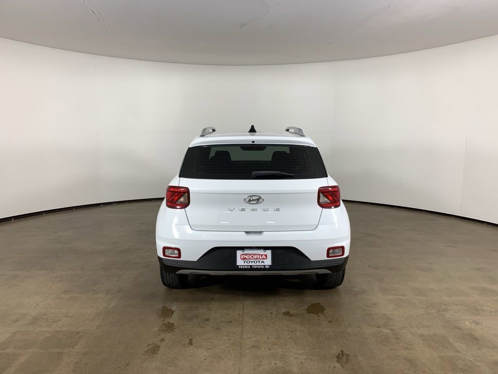 Used 2022 Hyundai Venue SEL image 10