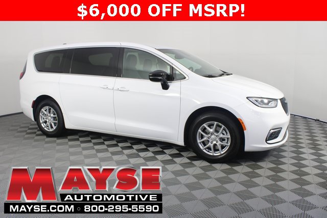 New 2026 Chrysler Pacifica Select