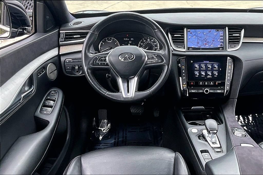 Certified 2019 INFINITI QX50 Essential w/ Sensory Package AWD/4WD image 17