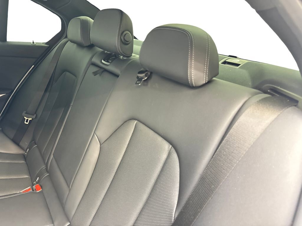 Used 2025 BMW 330i Sedan RWD image 34