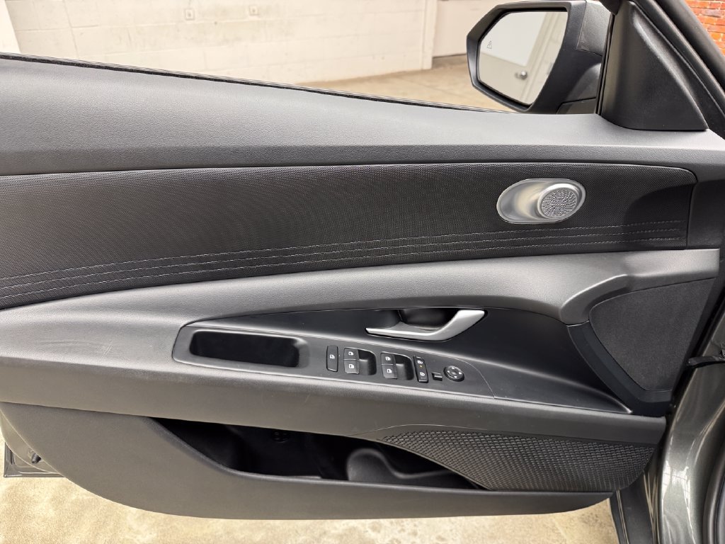 Used 2026 Hyundai Elantra SE FWD image 10