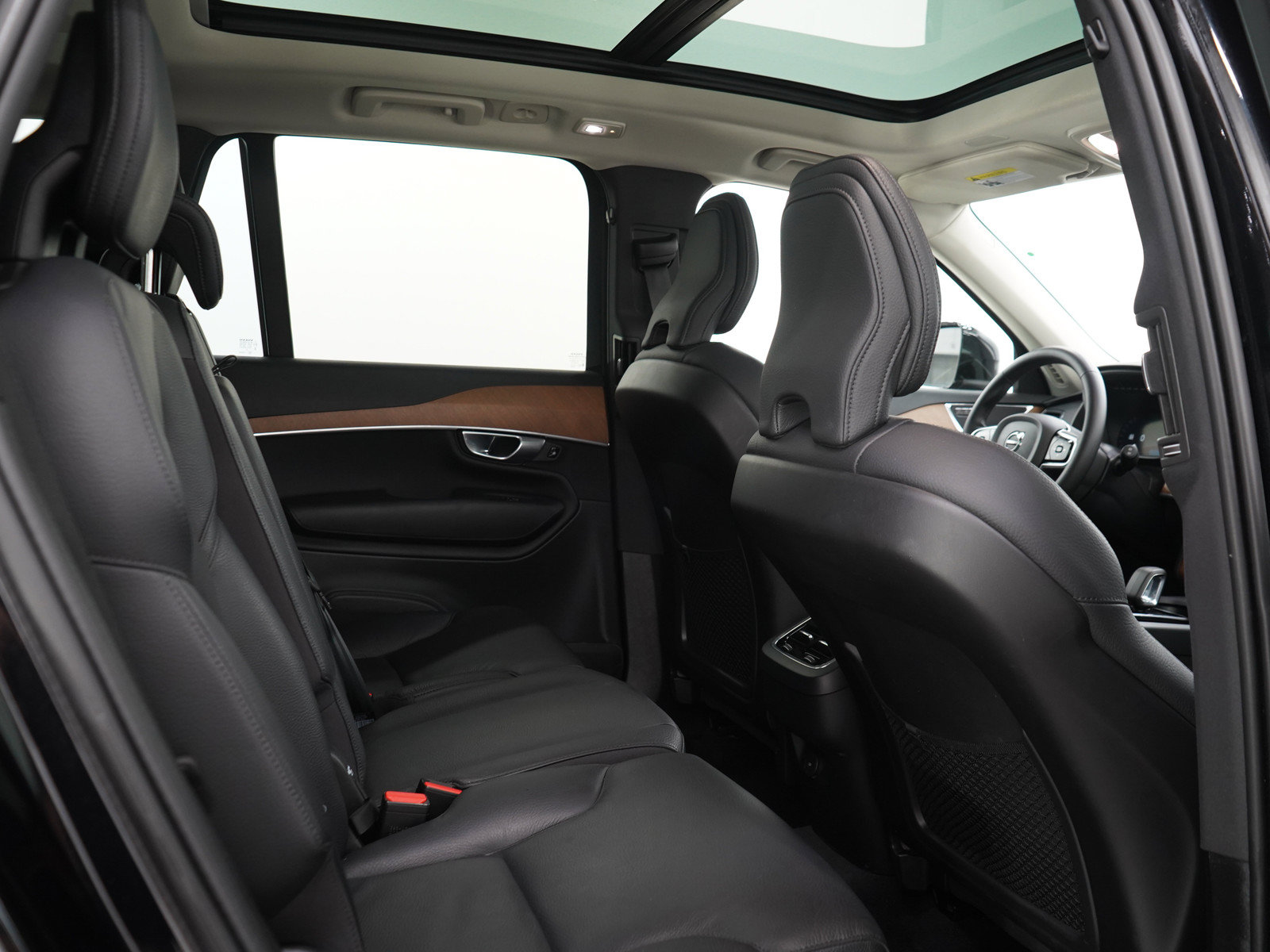 Used 2024 Volvo XC90 B6 Core w/ Protection Package Premier AWD/4WD image 15