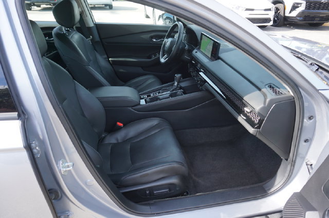 Used 2023 Honda Accord Touring image 3