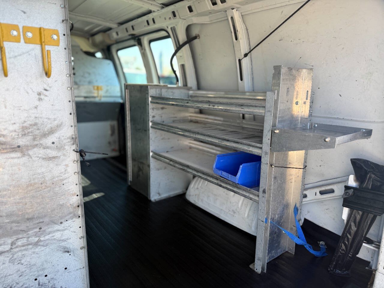 Used 2015 Chevrolet Express 2500 RWD image 7