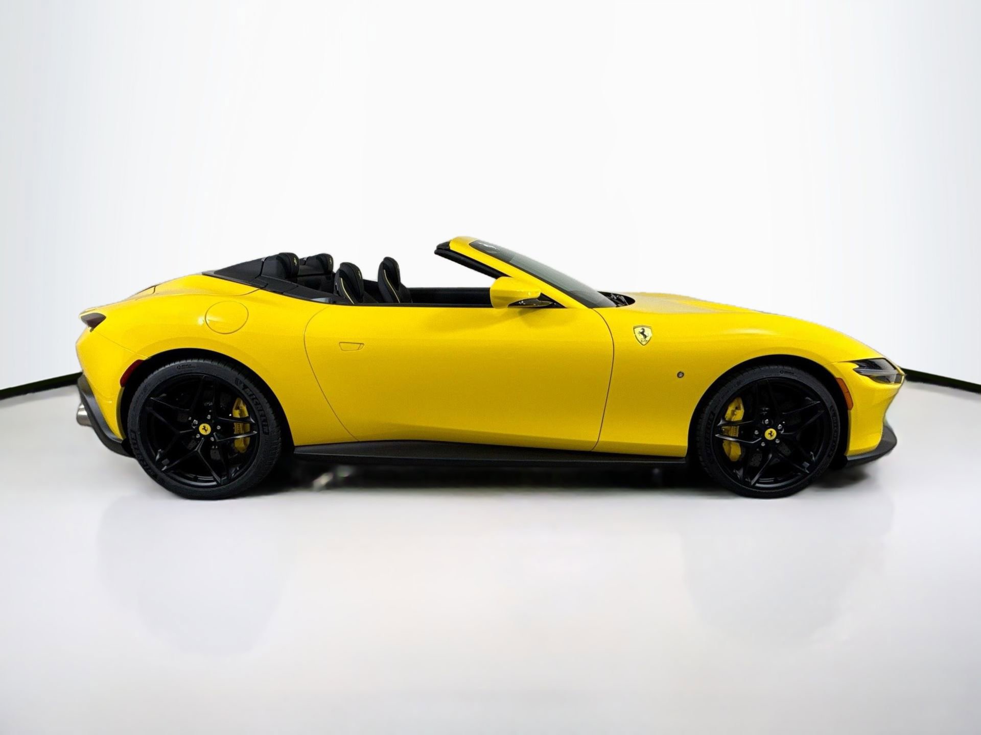 Certified 2025 Ferrari Roma Spider RWD image 8