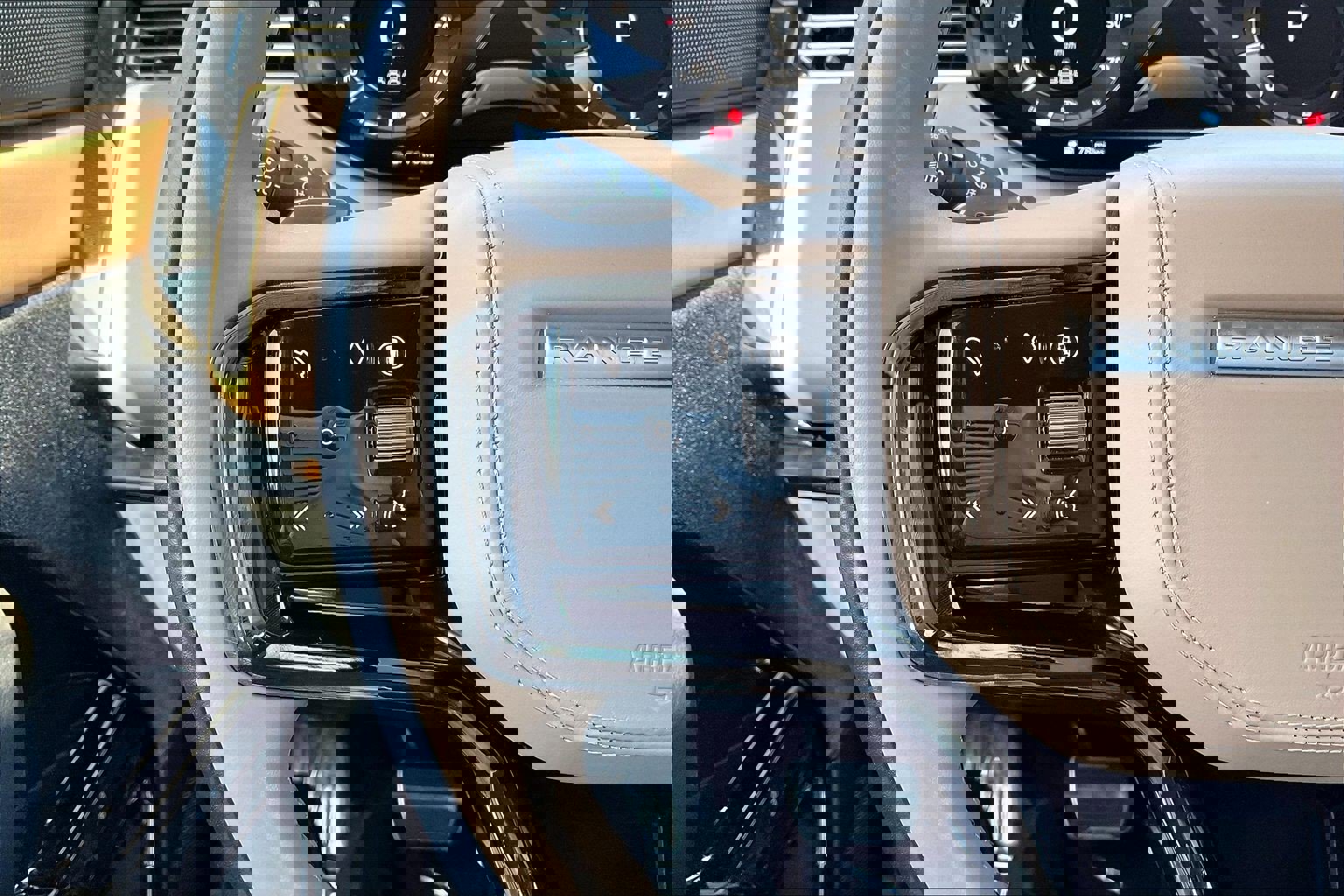 Certified 2024 Land Rover Range Rover Sport Dynamic SE image 22