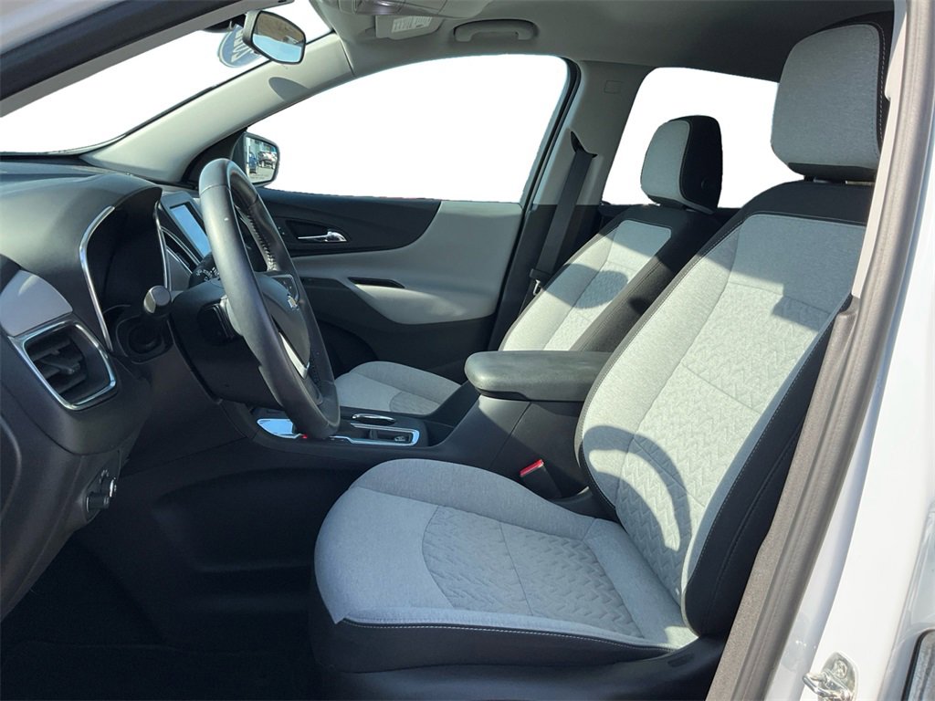 Used 2022 Chevrolet Equinox LT w/ Driver Convenience Package image 23