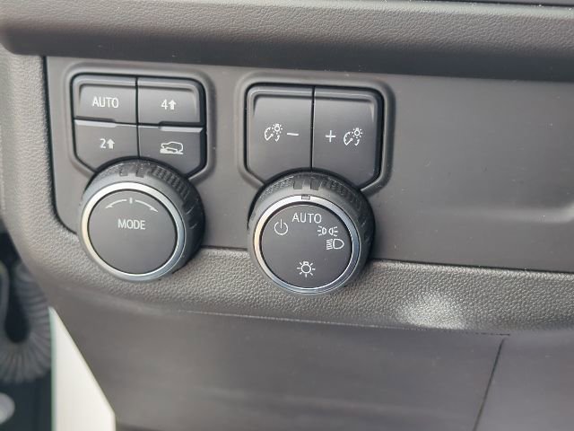 Used 2023 Chevrolet Suburban RST w/ Luxury Package image 33