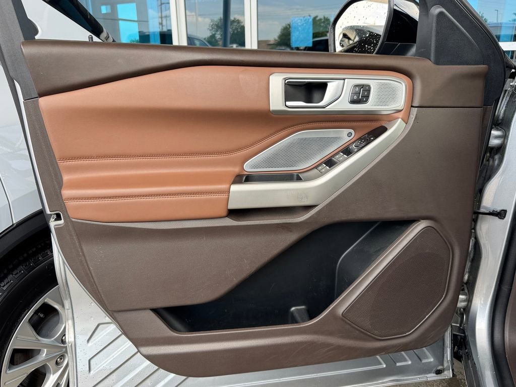 Used 2022 Ford Explorer King Ranch w/ Technology Package AWD/4WD image 16