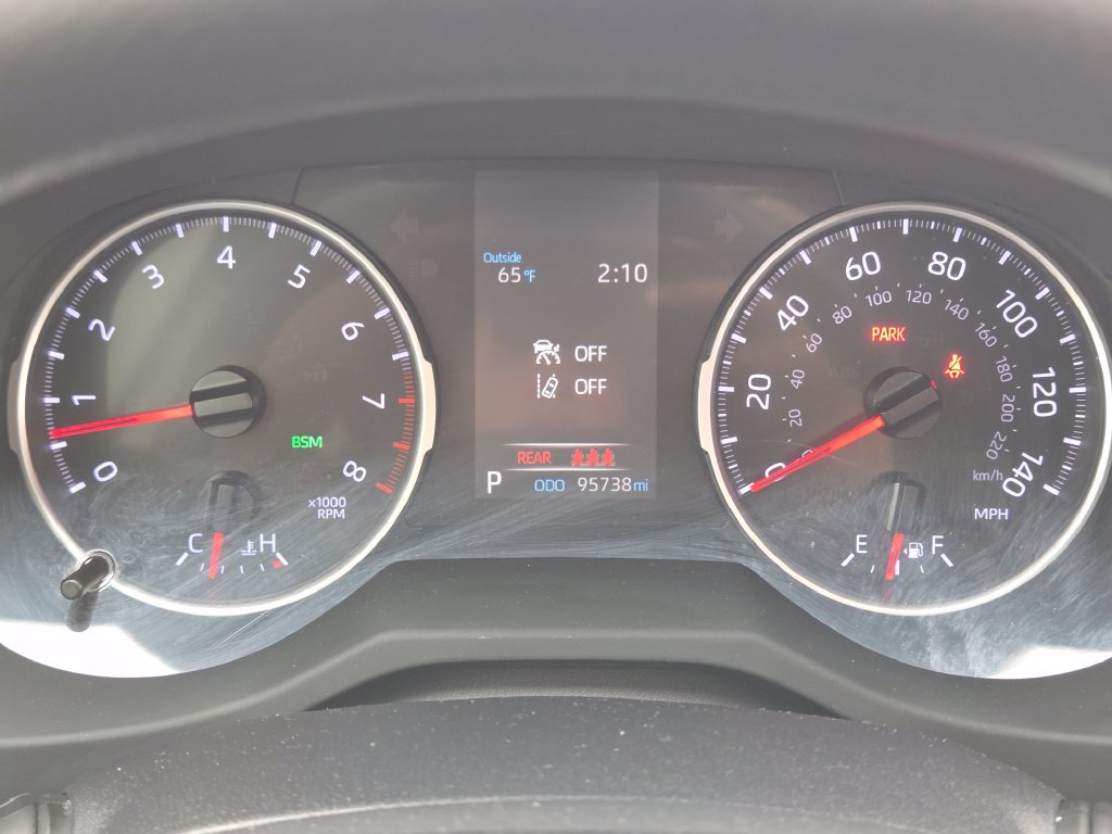 Used 2019 Toyota RAV4 XLE w/ Convenience Package FWD image 34