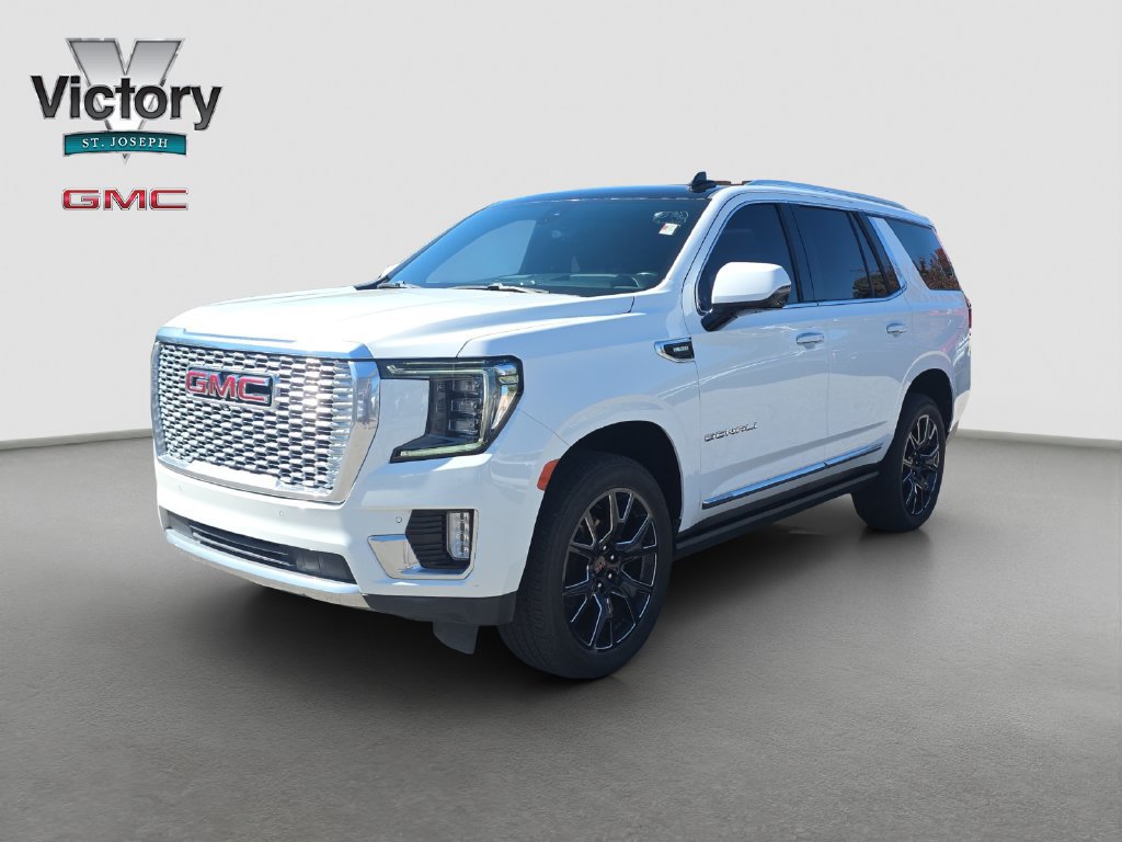 Used 2021 GMC Yukon Denali w/ Denali Premium Package AWD/4WD image 3