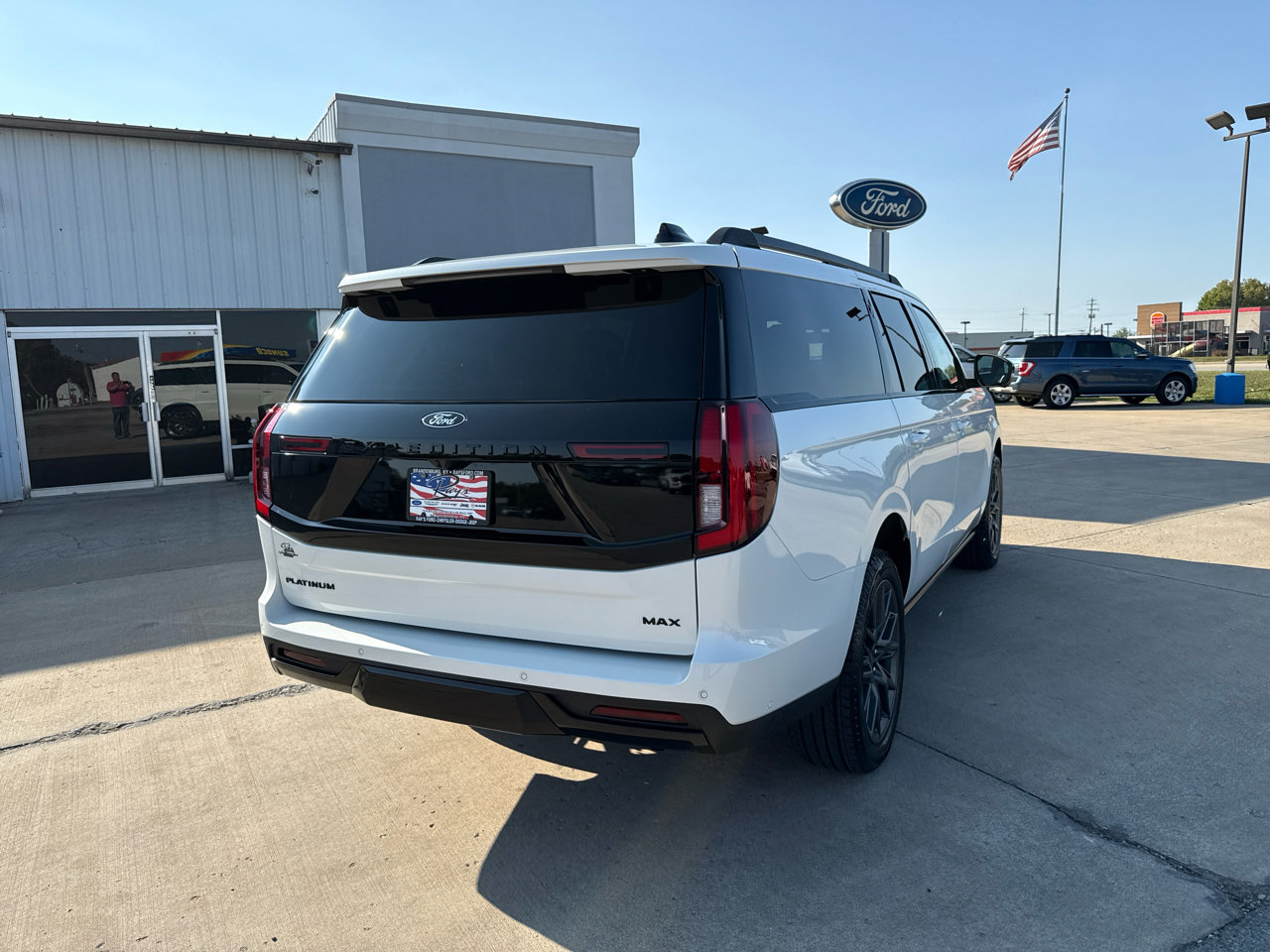 New 2025 Ford Expedition Max Platinum image 5