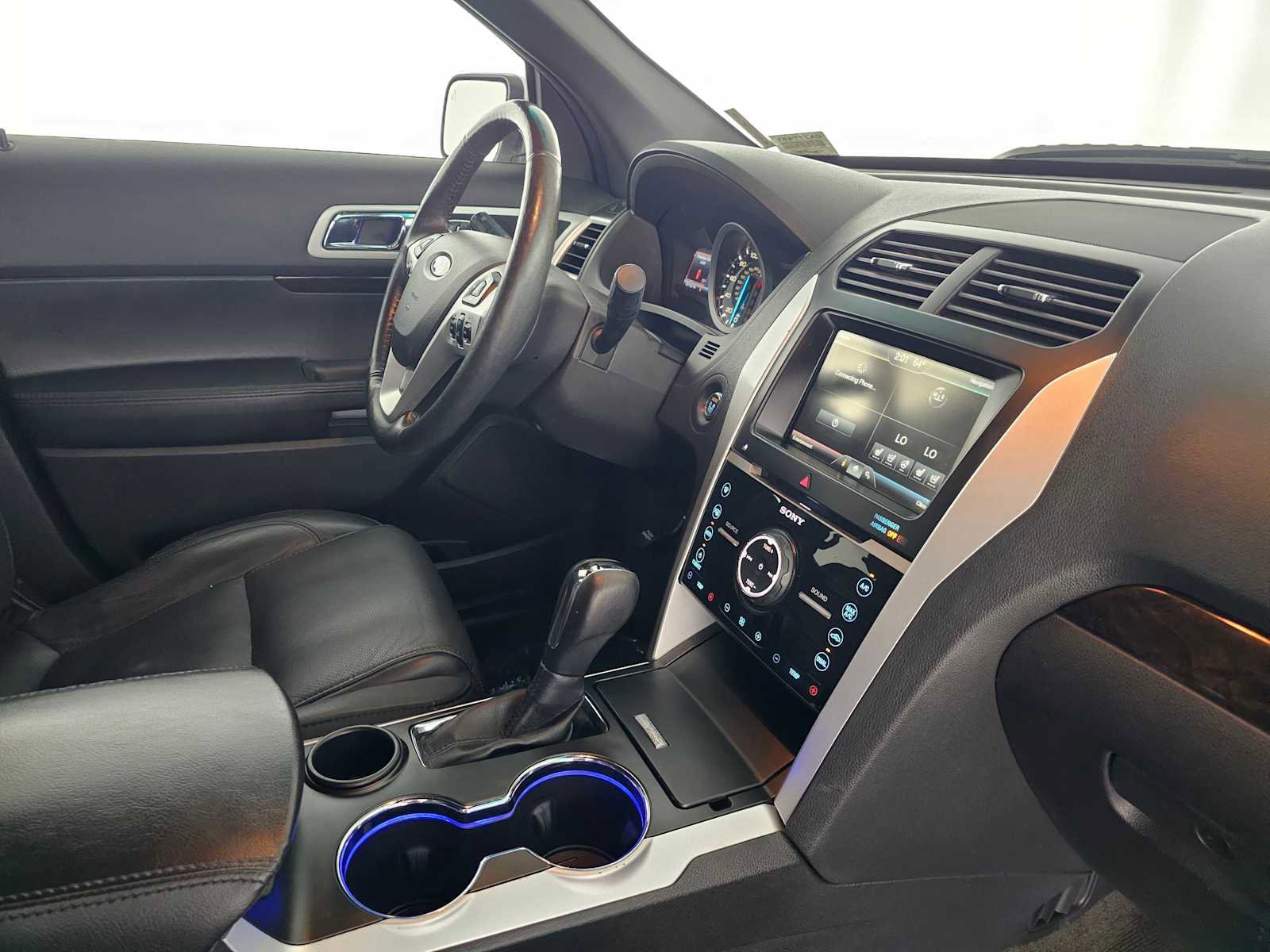 Used 2015 Ford Explorer Limited w/ Equipment Group 302A FWD image 11