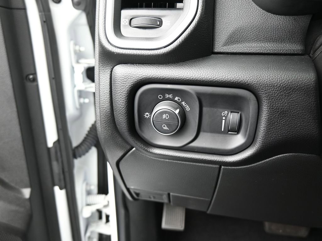 Used 2024 RAM 2500 Big Horn image 34