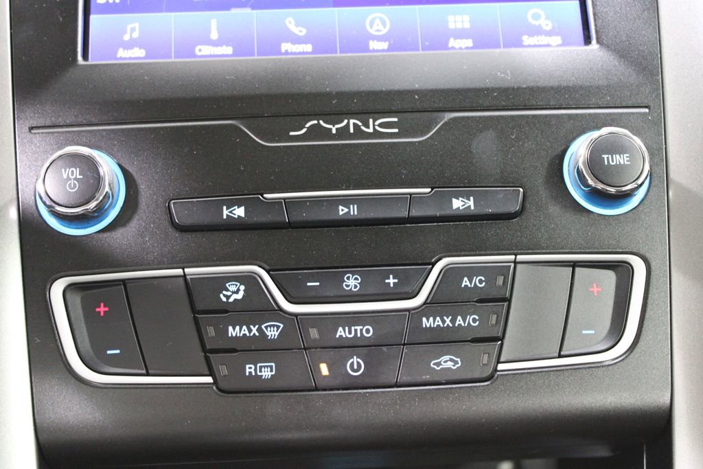 Used 2020 Ford Fusion SE image 31