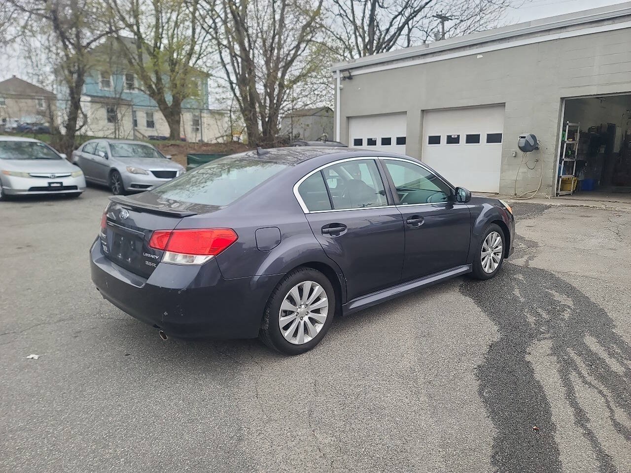 Used 2011 Subaru Legacy 3.6R Limited AWD/4WD image 8