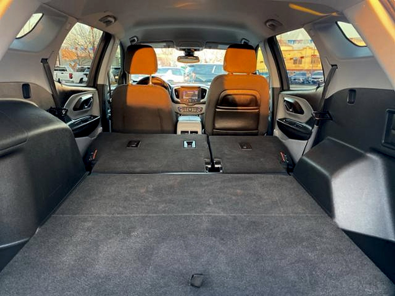 Used 2022 GMC Terrain SLE w/ Driver Convenience Package image 13