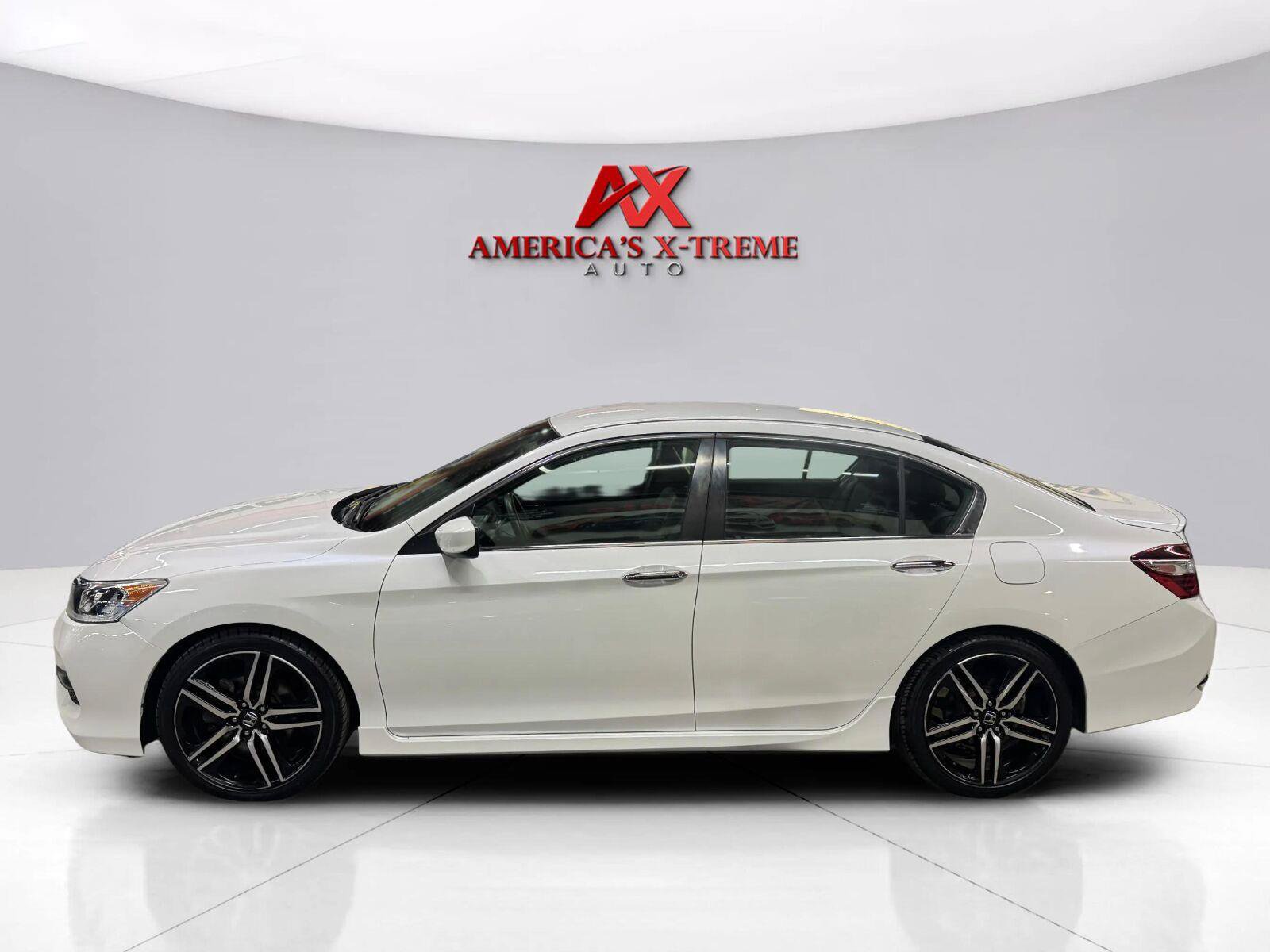 Used 2017 Honda Accord Sport Special Edition image 4