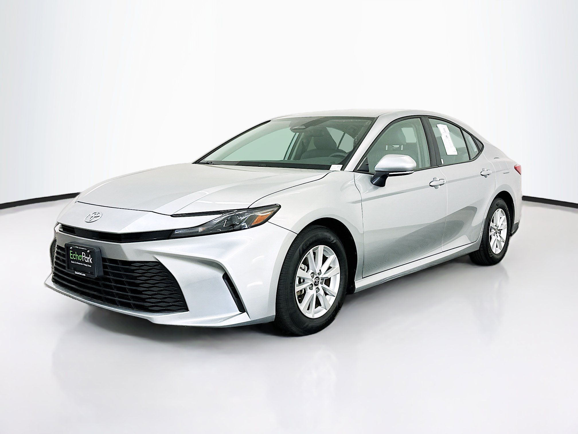 Used 2026 Toyota Camry LE FWD image 3