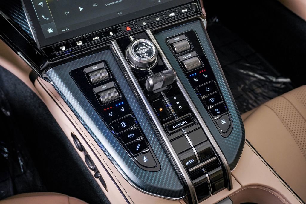 Used 2026 Aston Martin V8 Vantage Roadster RWD image 31