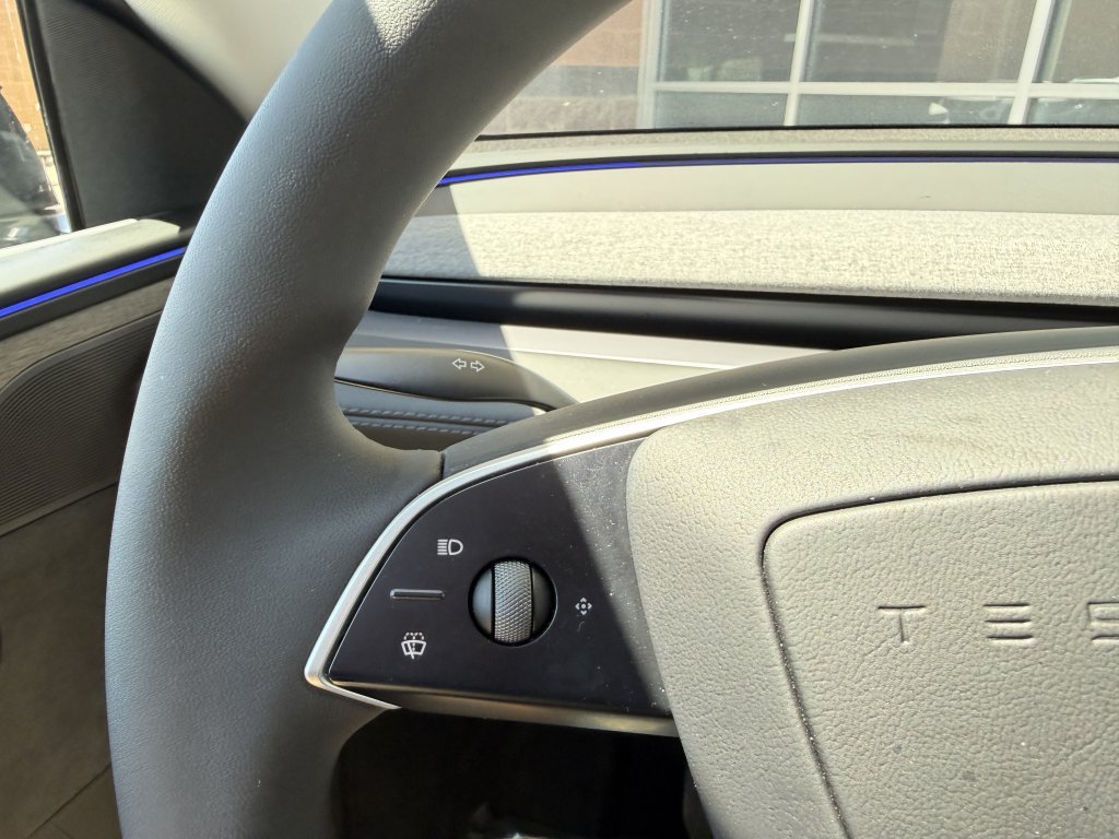 Used 2026 Tesla Model Y Long Range RWD image 33