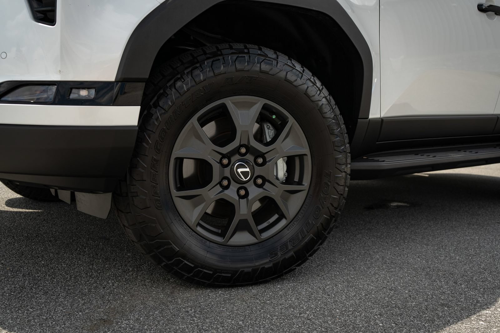 Used 2025 Lexus GX 550 AWD/4WD image 7
