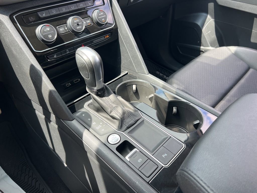Used 2019 Volkswagen Atlas SEL R-Line FWD image 19