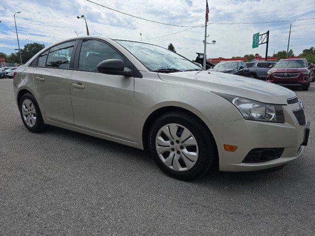 Used 2014 Chevrolet Cruze LS image 1