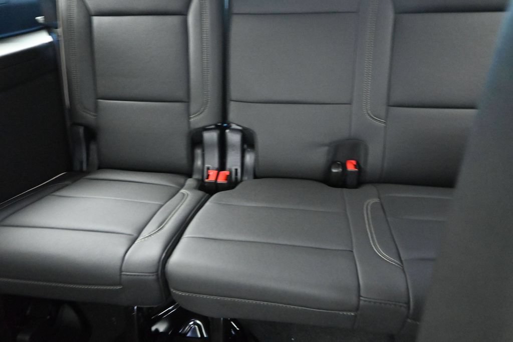 New 2026 Chevrolet Suburban Premier RWD image 17