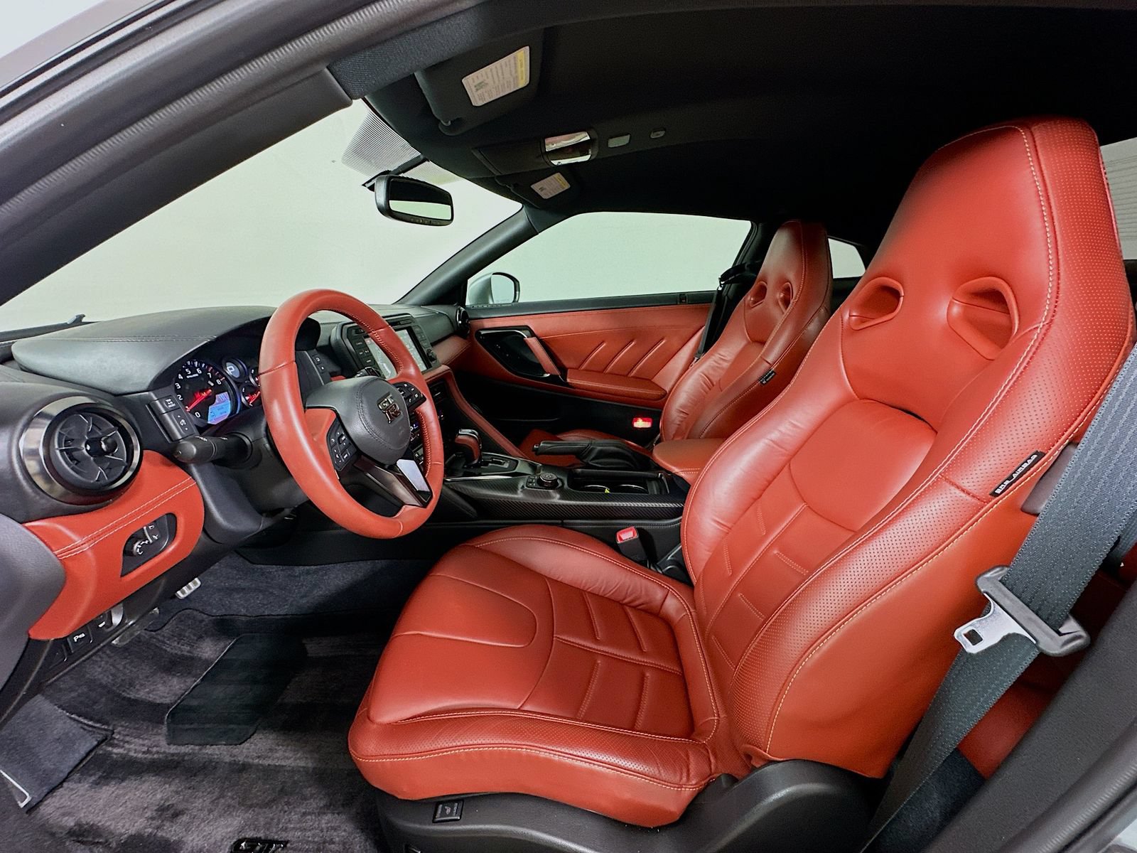 Used 2024 Nissan GT-R Premium w/ Premium Interior Package AWD/4WD image 31