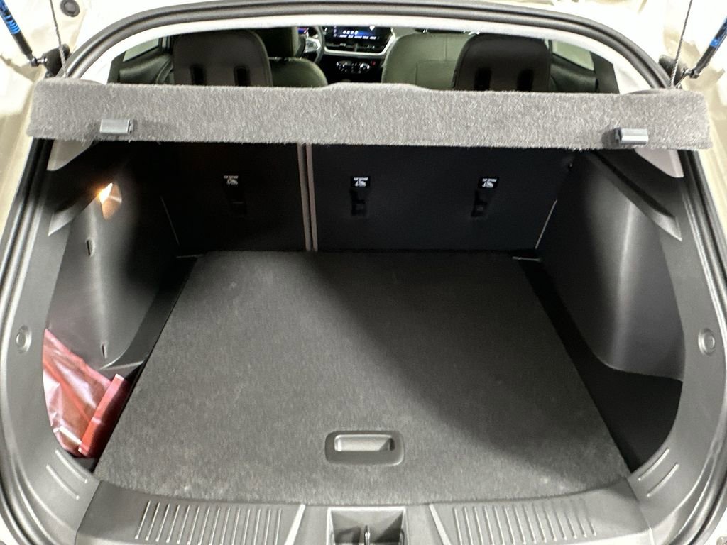 New 2026 Chevrolet Trax ACTIV w/ Sunroof Package FWD image 24
