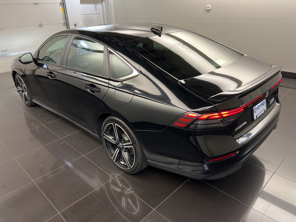 Used 2024 Honda Accord Sport image 4