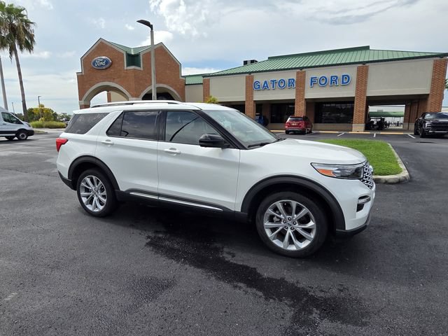 Used 2022 Ford Explorer Platinum w/ Equipment Group 601A AWD/4WD image 2