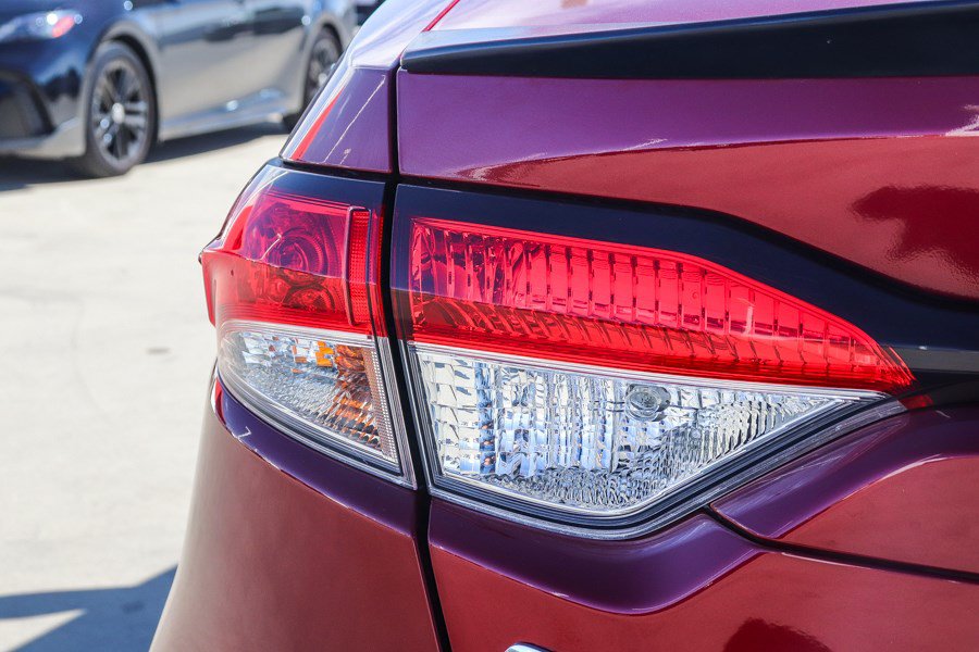 Certified 2025 Toyota Corolla SE w/ SE Premium Package FWD image 10