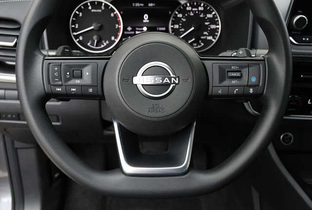 Used 2023 Nissan Rogue SV image 7