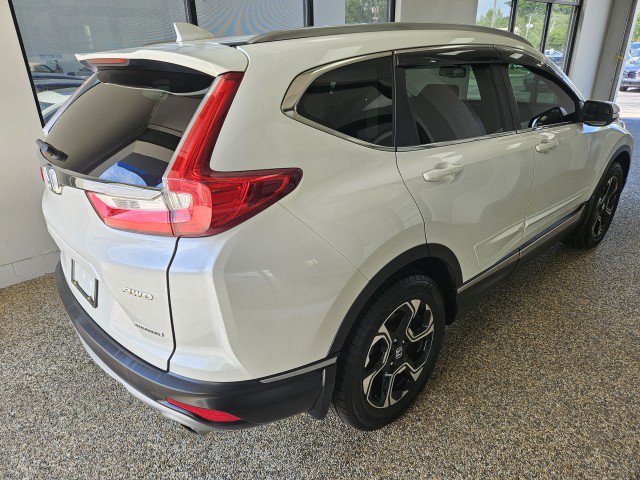 Used 2018 Honda CR-V Touring image 2