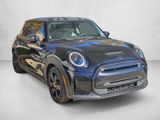 Used 2024 MINI Cooper SE w/ Signature Upholstery Package image 3