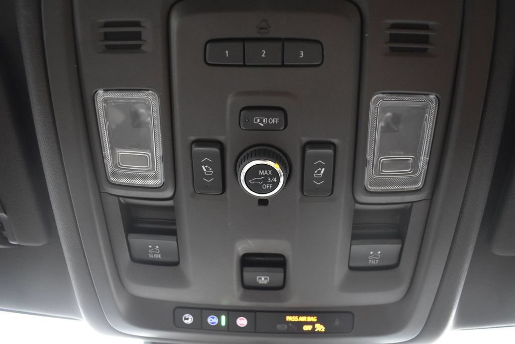 Certified 2024 Cadillac Escalade ESV Premium Luxury AWD/4WD image 25