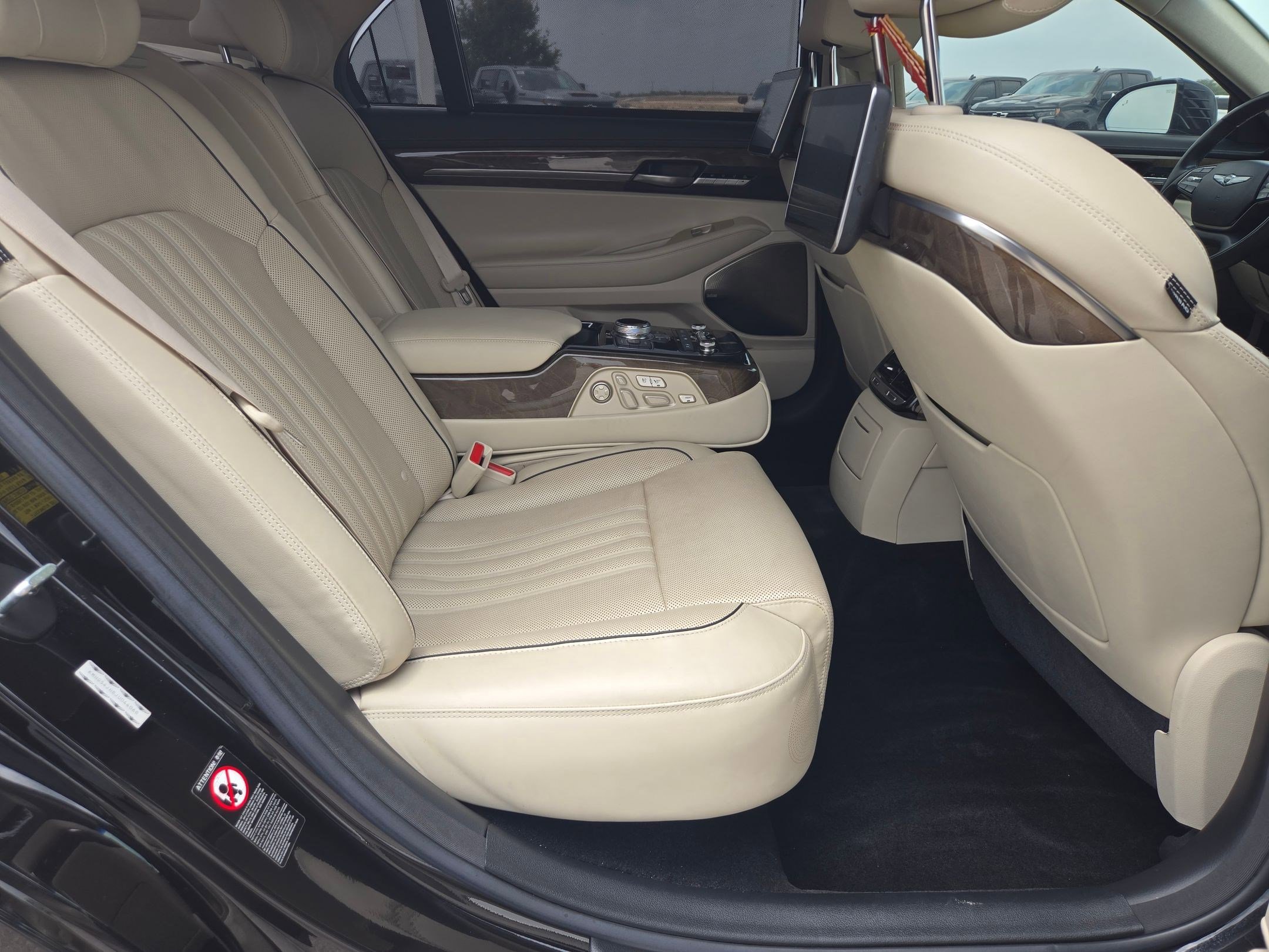 Used 2018 Genesis G90 5.0 Ultimate image 26