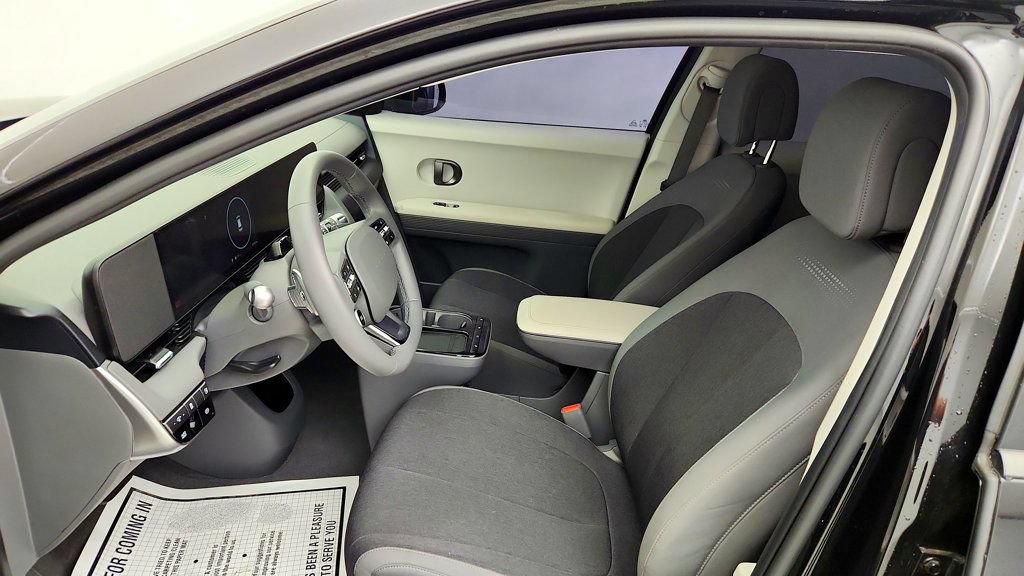 Used 2025 Hyundai Ioniq 5 SE RWD image 19