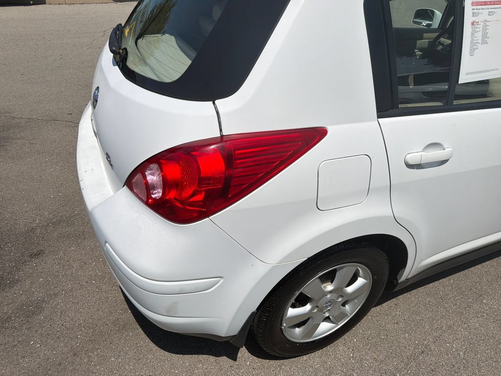 Used 2007 Nissan Versa Hatchback w/ Convenience Pkg FWD image 38