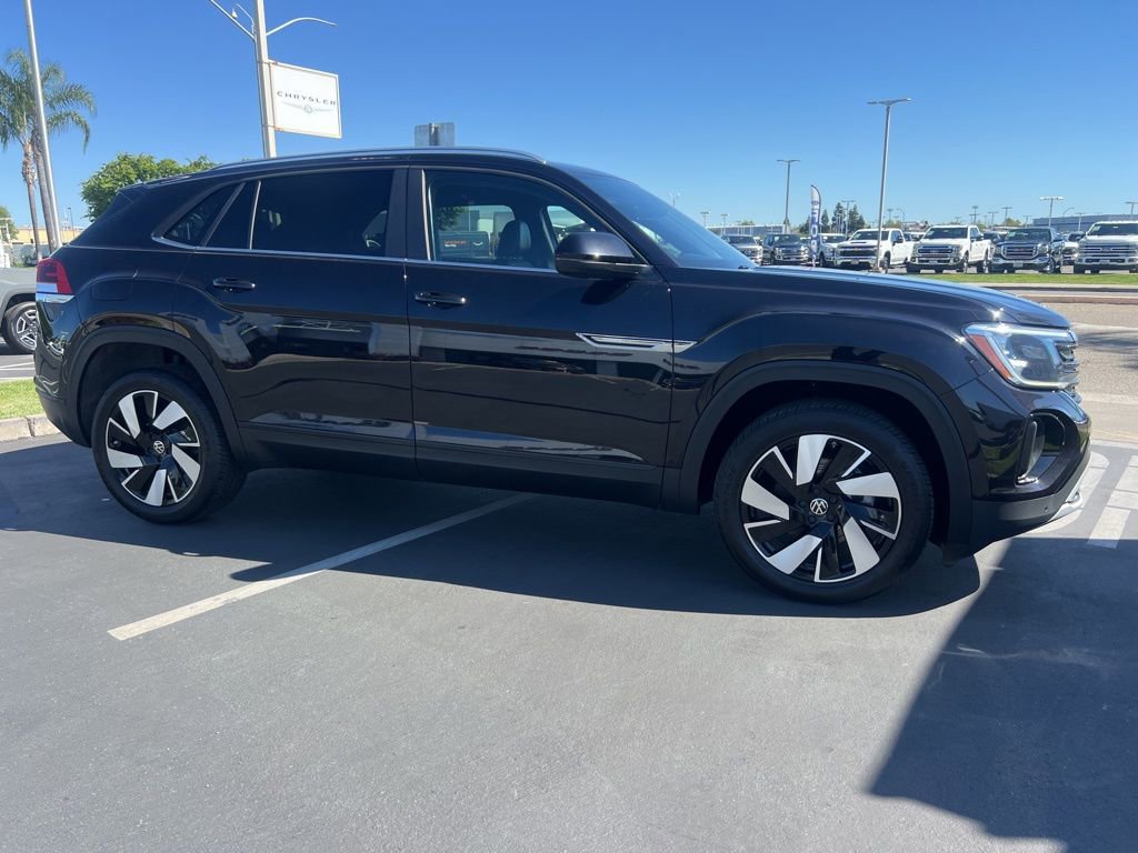 Used 2025 Volkswagen Atlas Cross Sport SE image 7