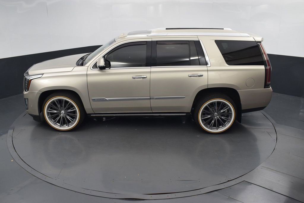 Used 2017 Cadillac Escalade Platinum image 48