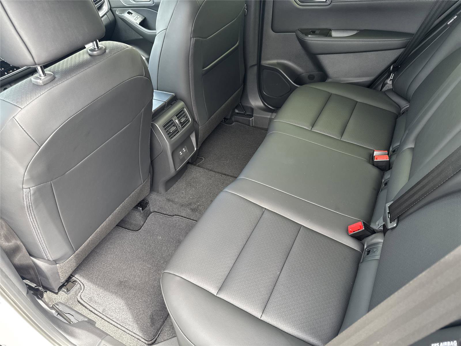 New 2026 Nissan Rogue SV AWD/4WD image 32