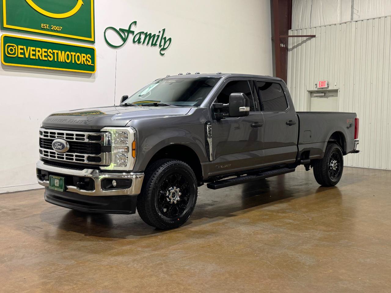Used 2024 Ford F250 XLT AWD/4WD image 3