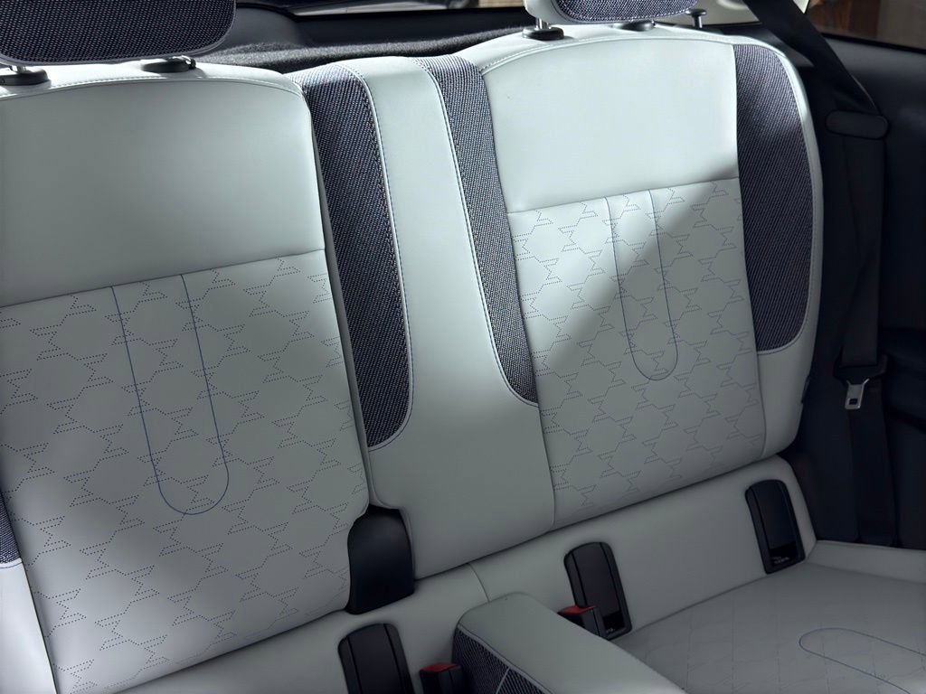 Certified 2025 MINI Cooper 2-Door Hardtop FWD image 21