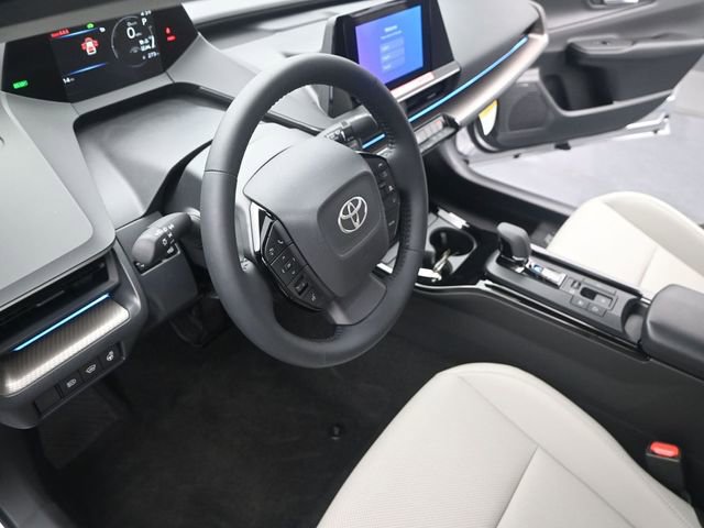 Used 2024 Toyota Prius XLE image 4